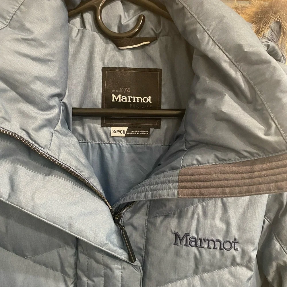 Marmot Women's Pale Blue Quilted Hooded Puffer Coat - Picture 4 of 8
